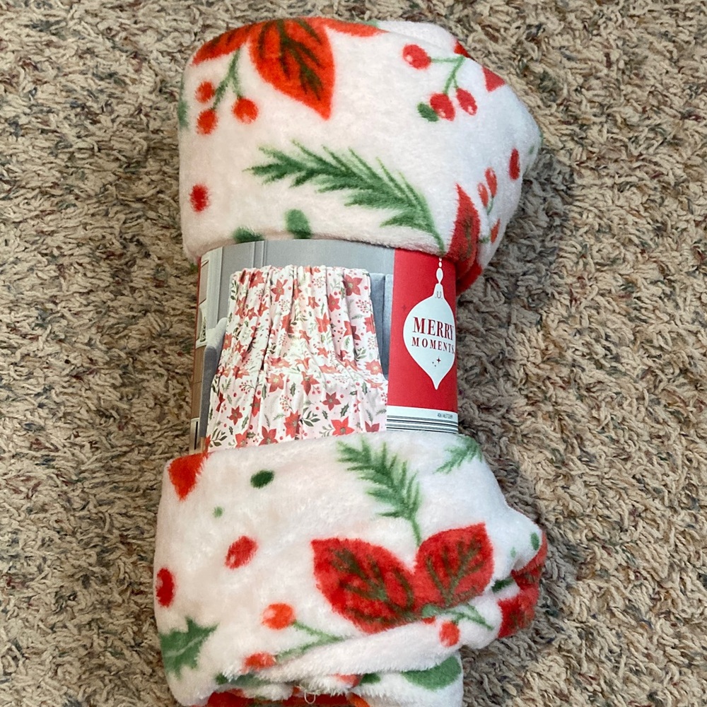 Merry Moments Festive Throw Blanket